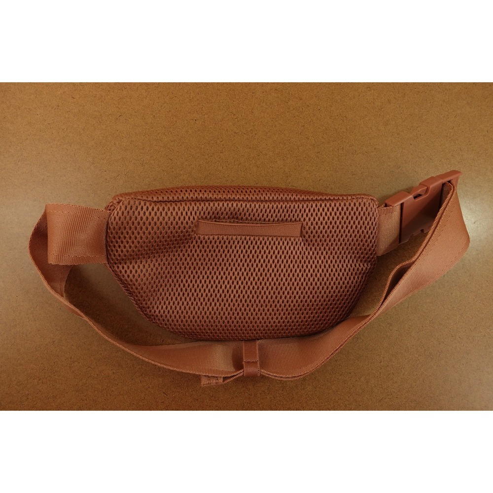 Dagne Dover Brown 9.25" x 2.75" x 5.5" Ace Neoprene Fanny Crossbody Pack New - Picture 3 of 7